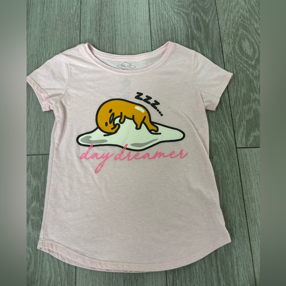 Gudetama the Lazy Egg Sanrio licensed sleep tee. EUC.